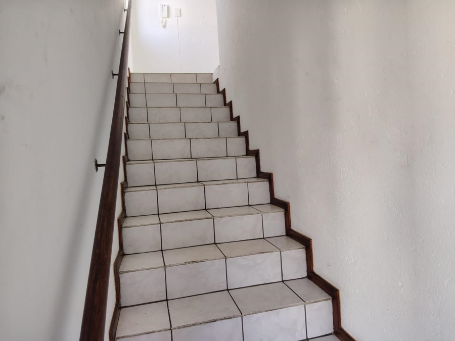 To Let 2 Bedroom Property for Rent in Lakefield Gauteng