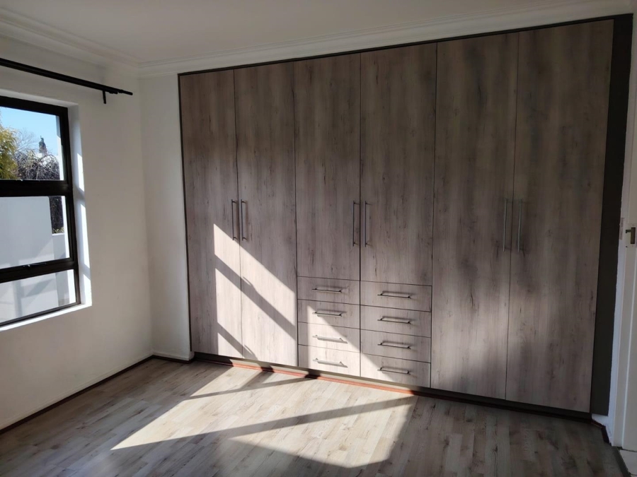 To Let 2 Bedroom Property for Rent in Lakefield Gauteng