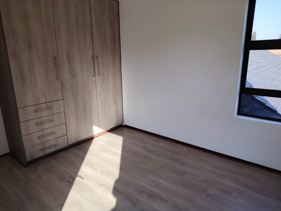 To Let 2 Bedroom Property for Rent in Lakefield Gauteng