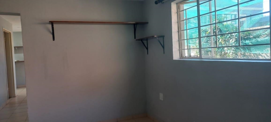 To Let 1 Bedroom Property for Rent in Mondeor Gauteng