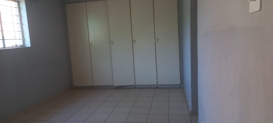 To Let 1 Bedroom Property for Rent in Mondeor Gauteng