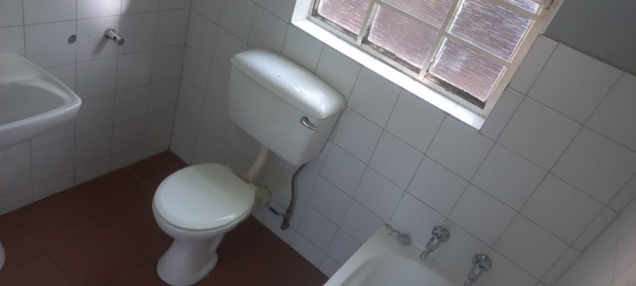 To Let 1 Bedroom Property for Rent in Mondeor Gauteng