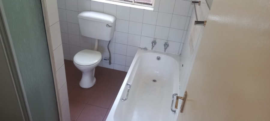 To Let 1 Bedroom Property for Rent in Mondeor Gauteng