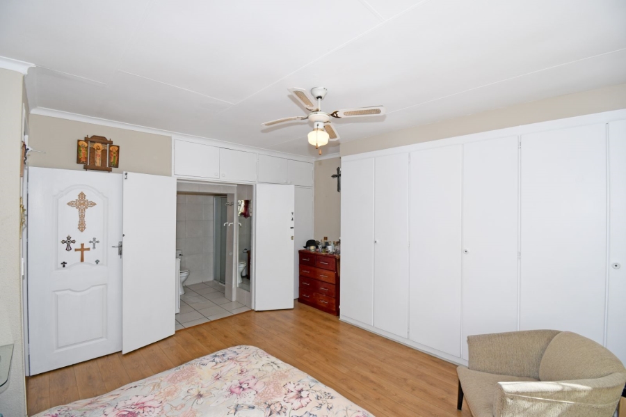2 Bedroom Property for Sale in Klopperpark Gauteng