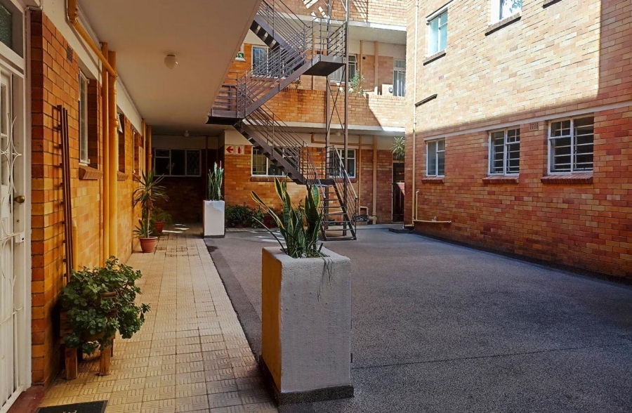 1 Bedroom Property for Sale in Norwood Gauteng