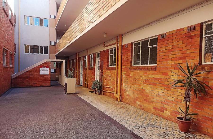 1 Bedroom Property for Sale in Norwood Gauteng