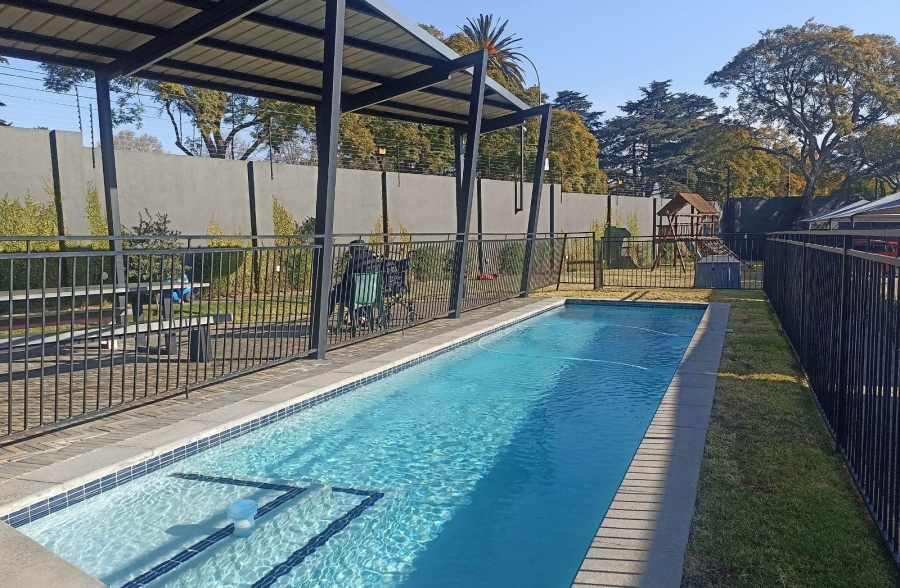 2 Bedroom Property for Sale in Waverley Gauteng