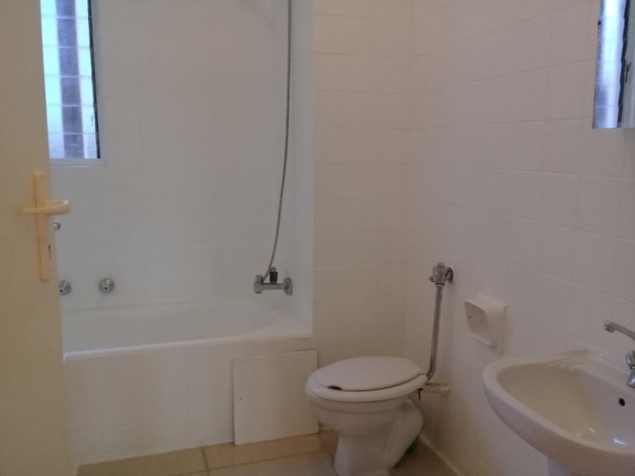 2 Bedroom Property for Sale in Bramley Park Gauteng