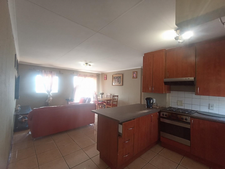 2 Bedroom Property for Sale in Whitney Gardens Gauteng