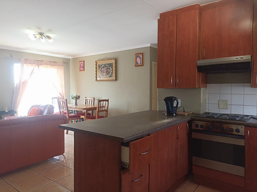 2 Bedroom Property for Sale in Whitney Gardens Gauteng