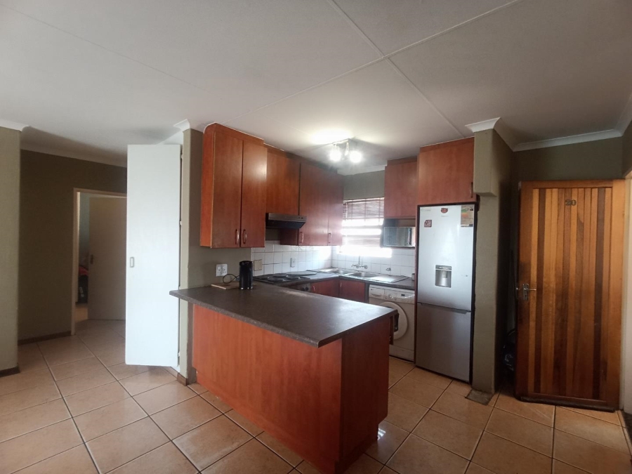 2 Bedroom Property for Sale in Whitney Gardens Gauteng