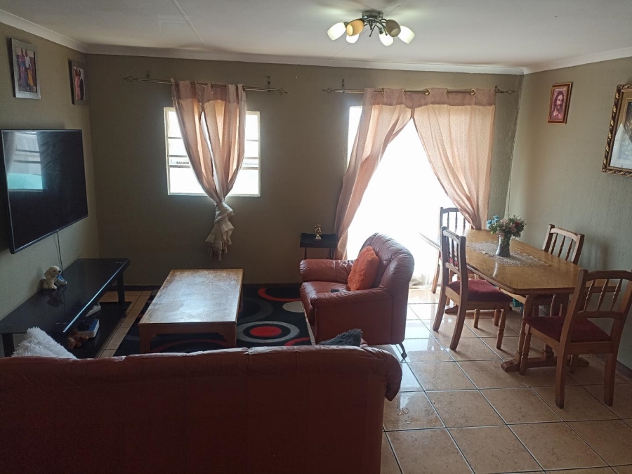 2 Bedroom Property for Sale in Whitney Gardens Gauteng