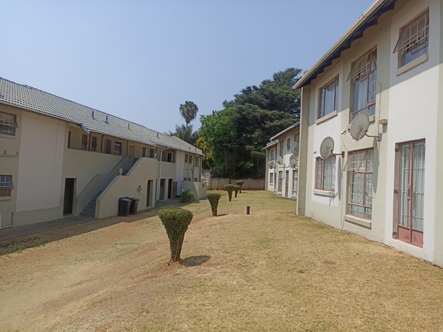 2 Bedroom Property for Sale in Whitney Gardens Gauteng