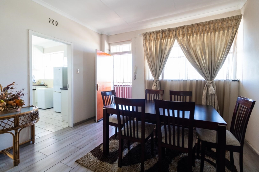1 Bedroom Property for Sale in Kew Gauteng
