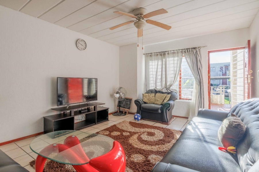 2 Bedroom Property for Sale in Kew Gauteng