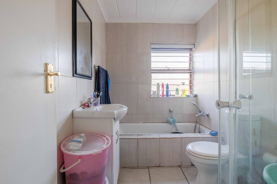 2 Bedroom Property for Sale in Kew Gauteng