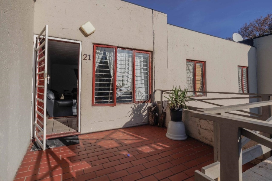 2 Bedroom Property for Sale in Kew Gauteng