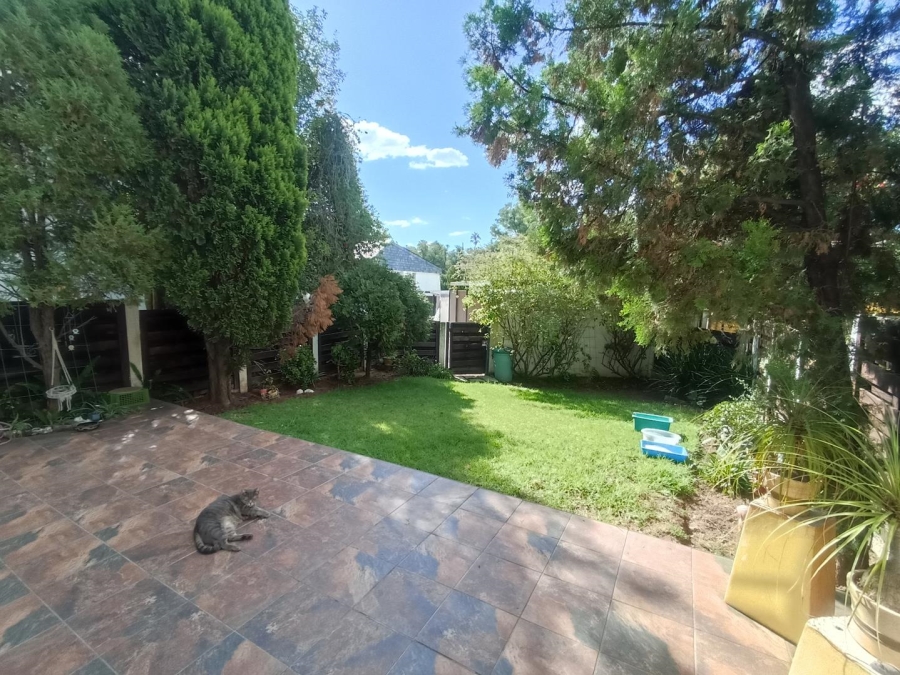 1 Bedroom Property for Sale in Corlett Gardens Gauteng