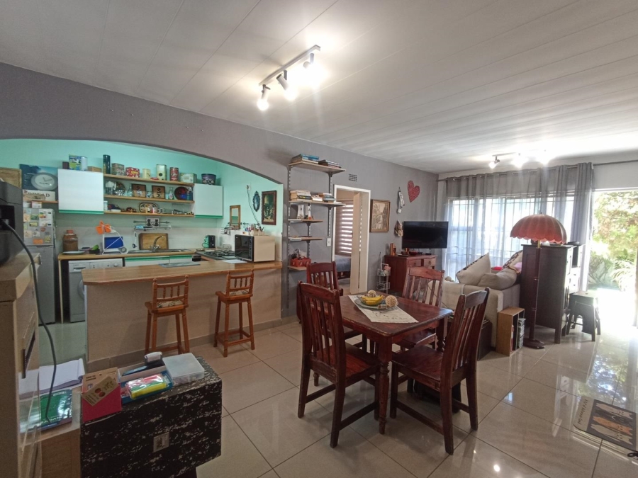 1 Bedroom Property for Sale in Corlett Gardens Gauteng