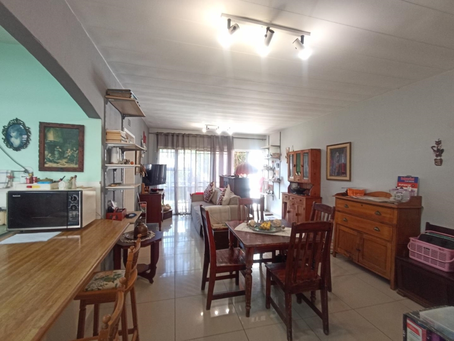 1 Bedroom Property for Sale in Corlett Gardens Gauteng