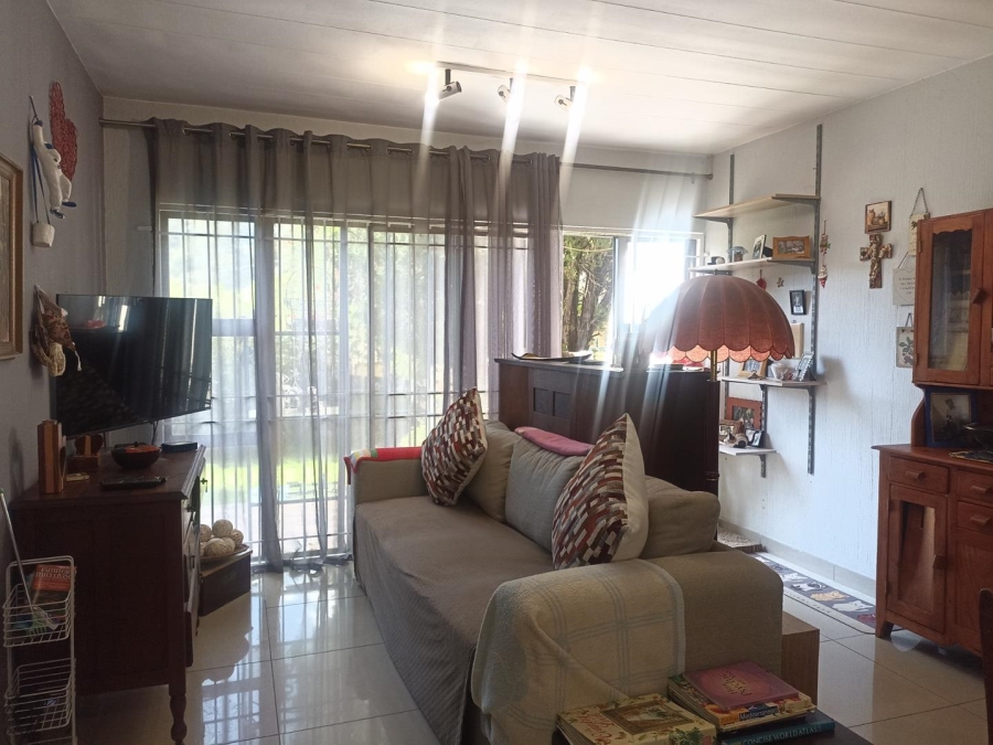 1 Bedroom Property for Sale in Corlett Gardens Gauteng