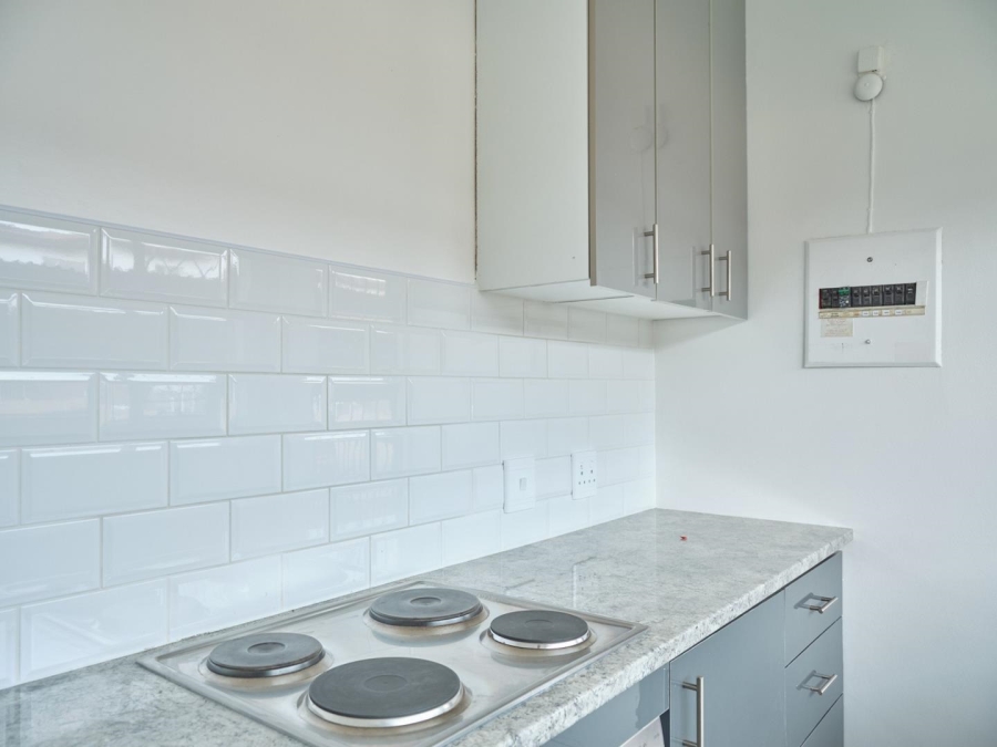 1 Bedroom Property for Sale in Edenvale Central Gauteng