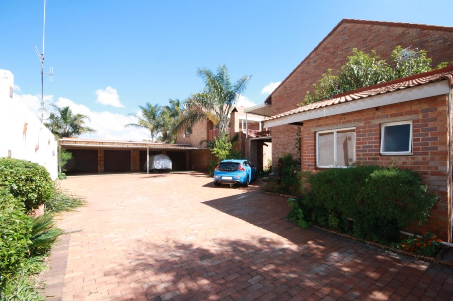 12 Bedroom Property for Sale in Edendale Gauteng