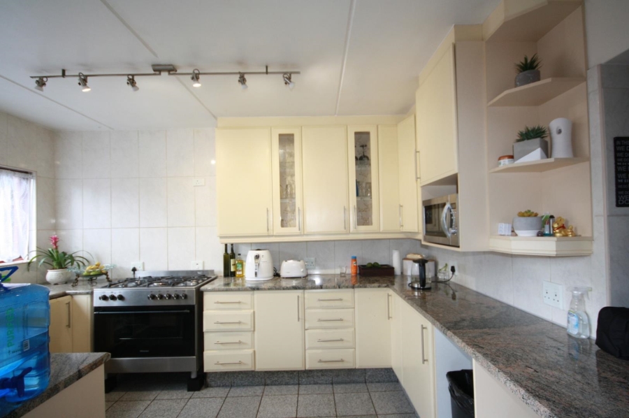12 Bedroom Property for Sale in Edendale Gauteng