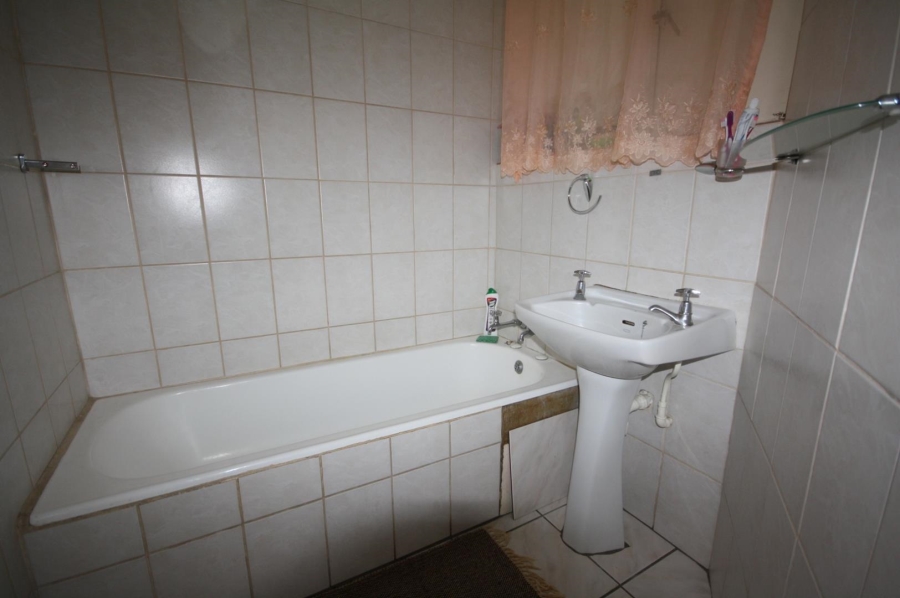 2 Bedroom Property for Sale in Edendale Gauteng