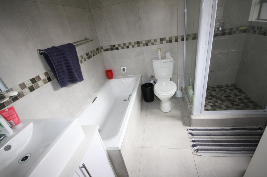 2 Bedroom Property for Sale in Illiondale Gauteng