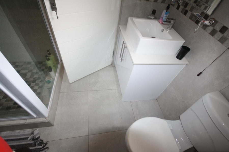 2 Bedroom Property for Sale in Illiondale Gauteng
