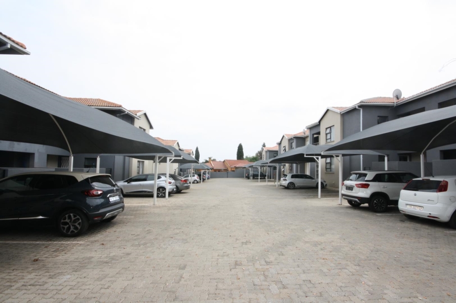 2 Bedroom Property for Sale in Illiondale Gauteng