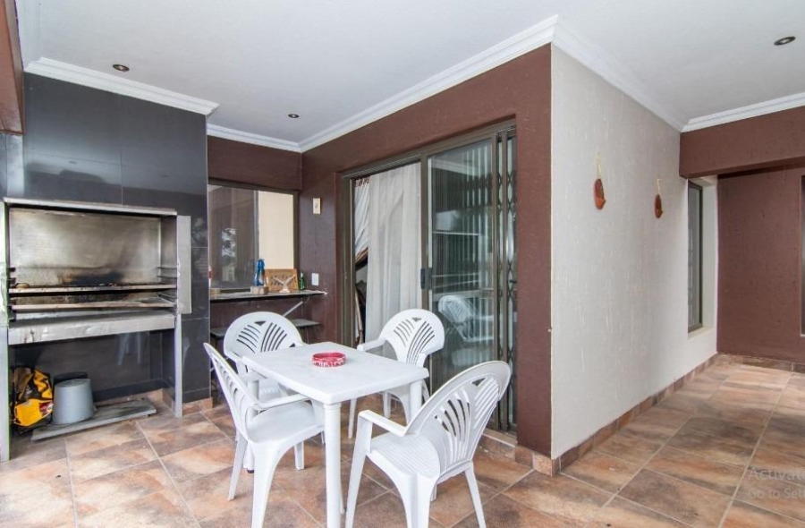 4 Bedroom Property for Sale in Waterstone Park Gauteng