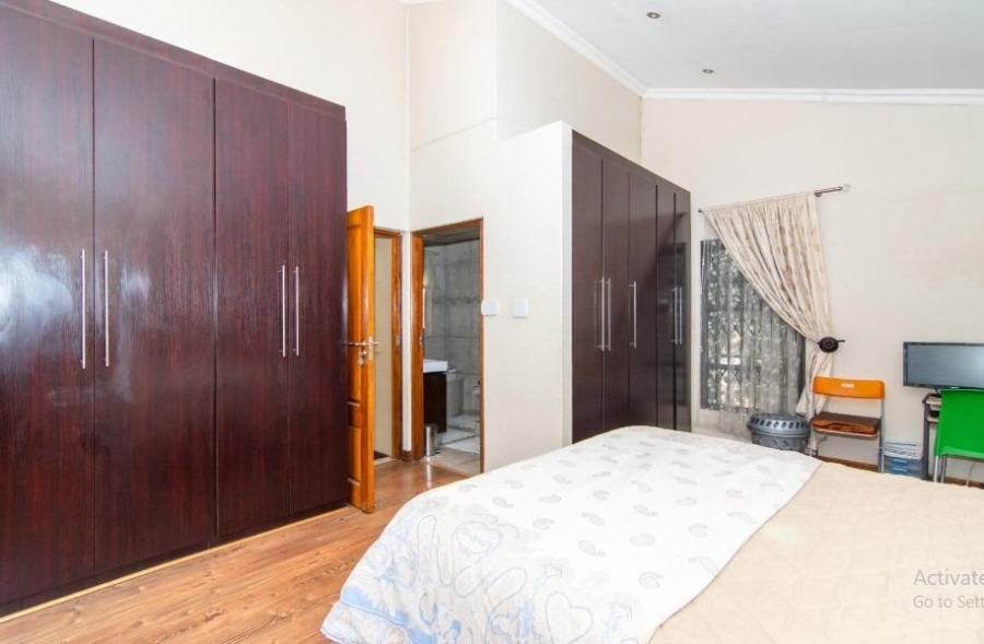 4 Bedroom Property for Sale in Waterstone Park Gauteng