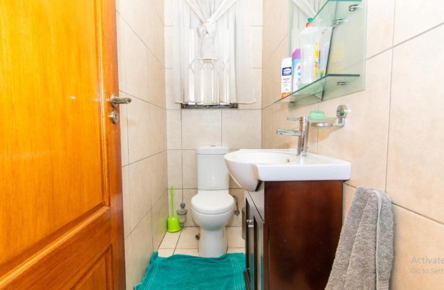 4 Bedroom Property for Sale in Waterstone Park Gauteng