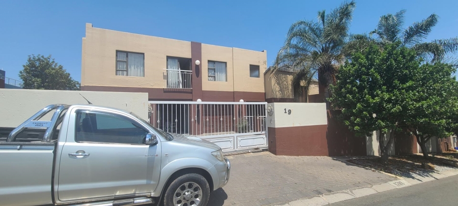 4 Bedroom Property for Sale in Waterstone Park Gauteng