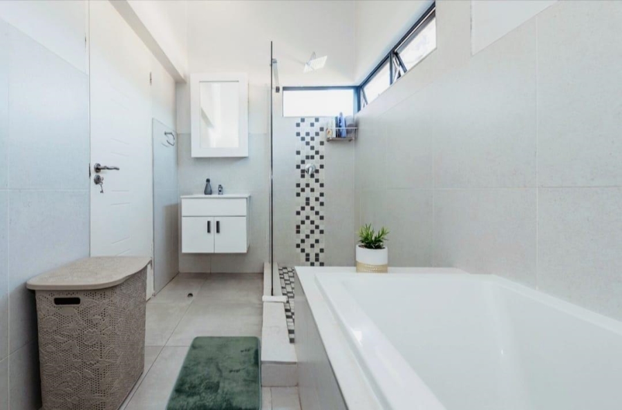 3 Bedroom Property for Sale in Edenvale Central Gauteng