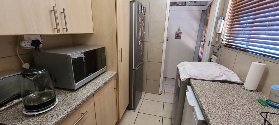 1 Bedroom Property for Sale in Edenvale Central Gauteng