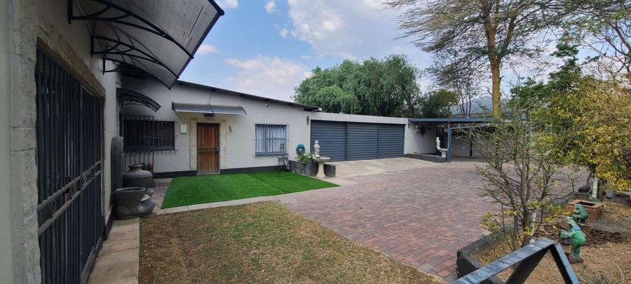 6 Bedroom Property for Sale in Edenvale Central Gauteng