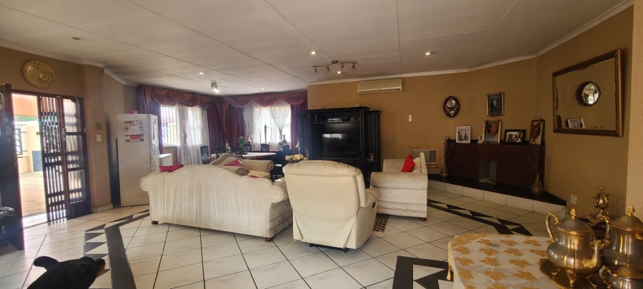 3 Bedroom Property for Sale in Edenvale Central Gauteng
