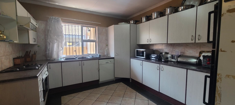 3 Bedroom Property for Sale in Edenvale Central Gauteng