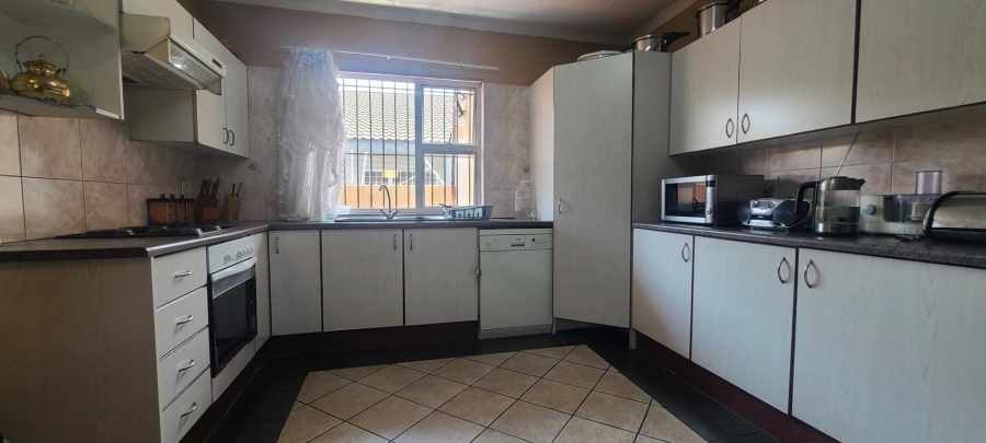 3 Bedroom Property for Sale in Edenvale Central Gauteng
