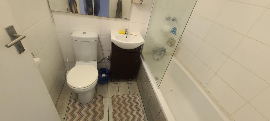 2 Bedroom Property for Sale in Edenvale Central Gauteng