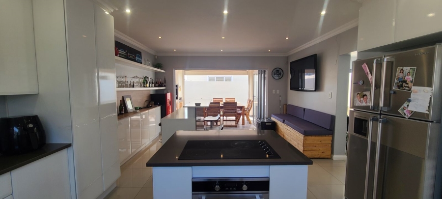 3 Bedroom Property for Sale in Edenvale Central Gauteng