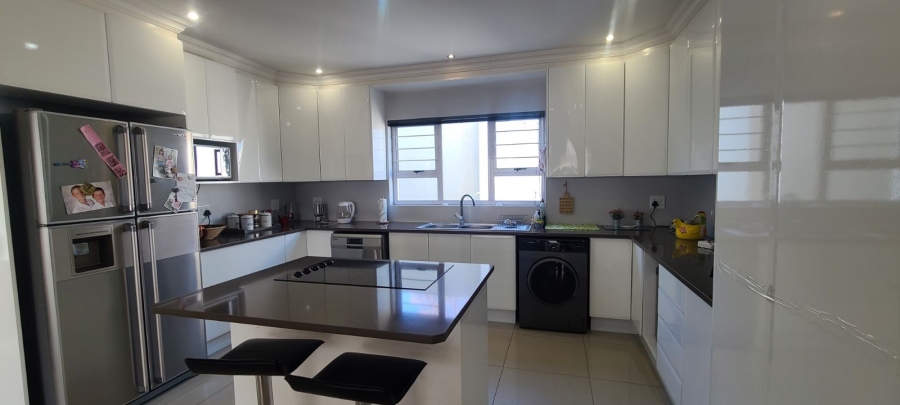 3 Bedroom Property for Sale in Edenvale Central Gauteng