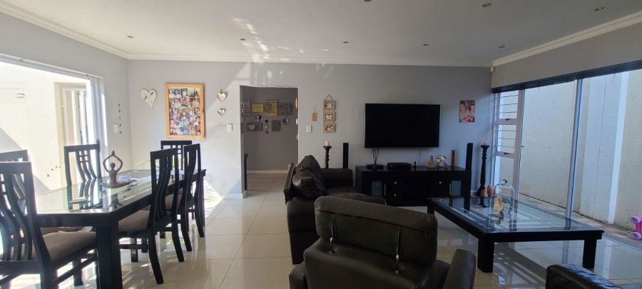 3 Bedroom Property for Sale in Edenvale Central Gauteng