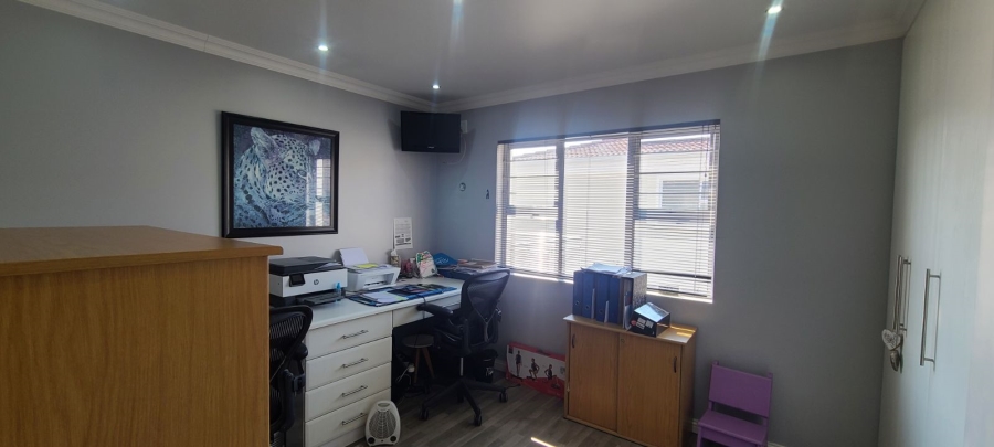 3 Bedroom Property for Sale in Edenvale Central Gauteng