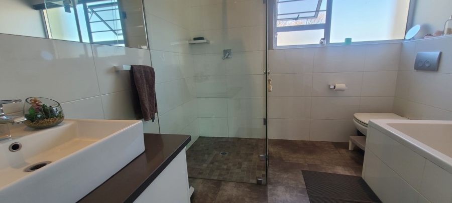 3 Bedroom Property for Sale in Edenvale Central Gauteng