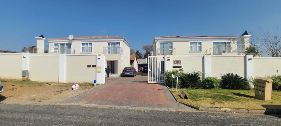 3 Bedroom Property for Sale in Edenvale Central Gauteng