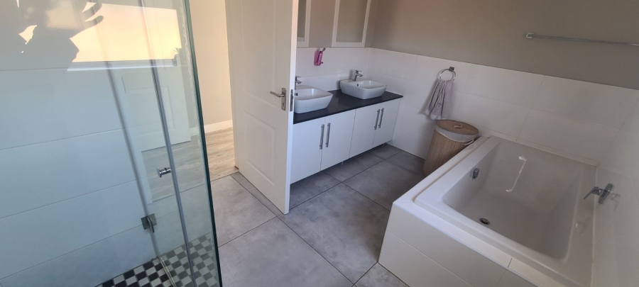 3 Bedroom Property for Sale in Edenvale Central Gauteng